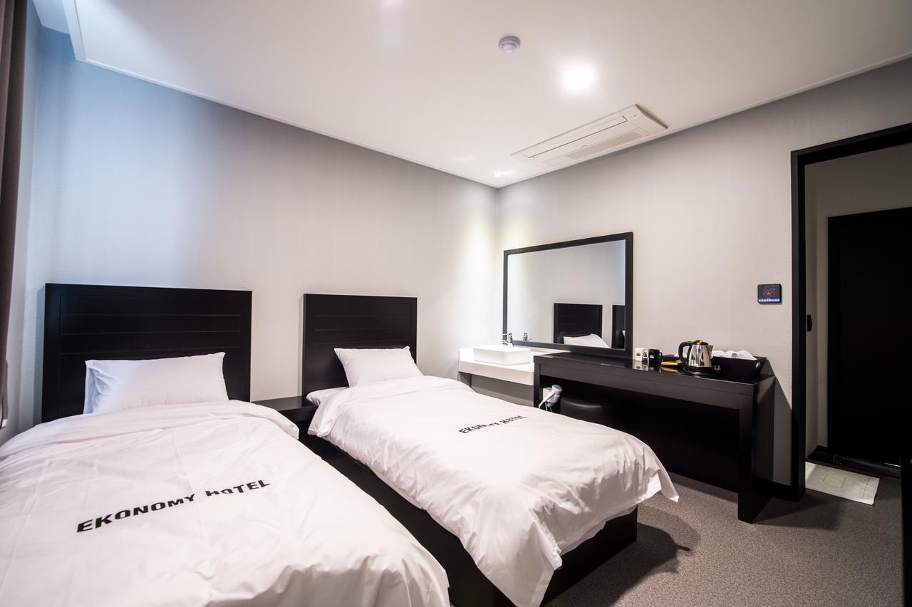 Ekonomy Hotel Jeongseon Eksteriør billede