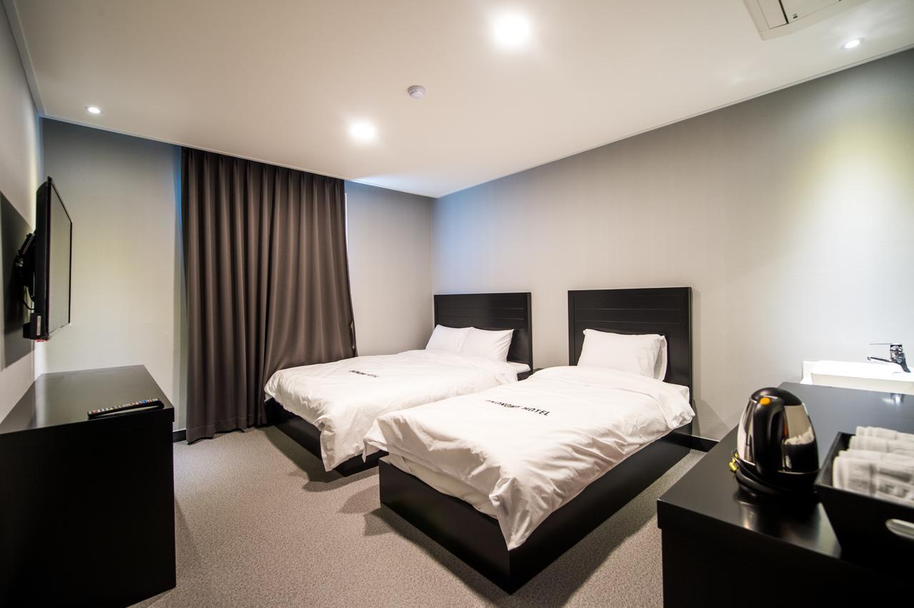 Ekonomy Hotel Jeongseon Eksteriør billede